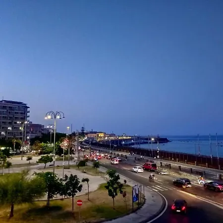 Апартаменты Seaview House